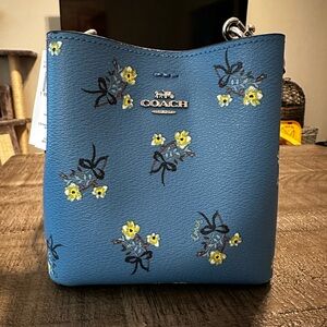 NWT Coach mini bucket crossbody bag